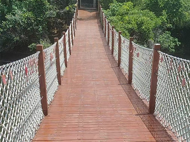 木質(zhì)吊橋
