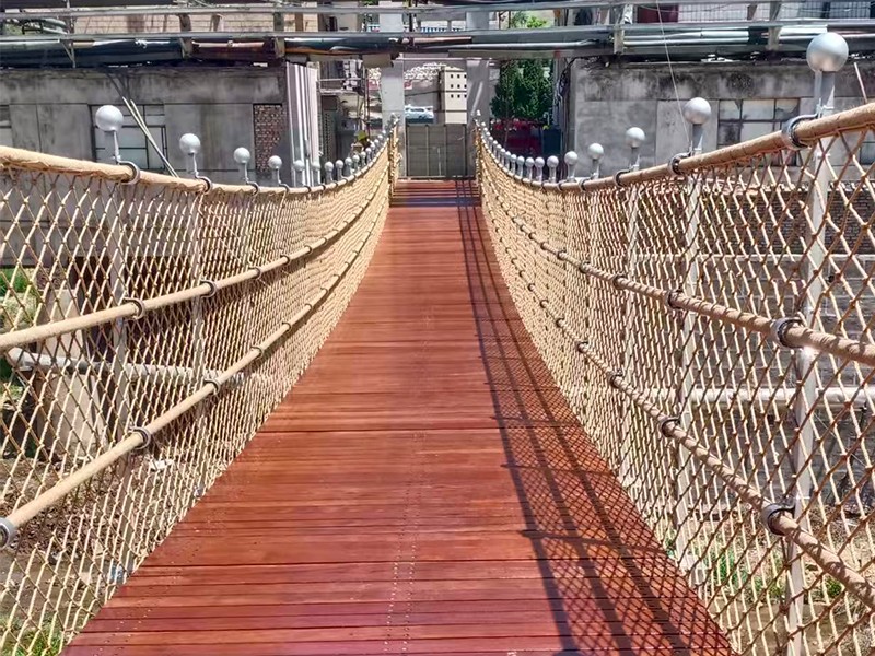 木質(zhì)吊橋